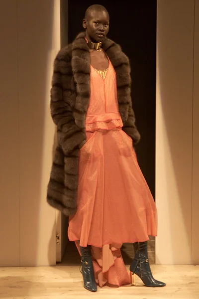 Look 76